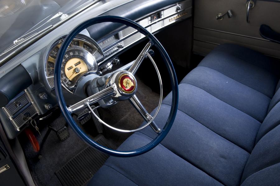Интерьер Chrysler New Yorker Sedan 1949 года  (фото 5 из 6)